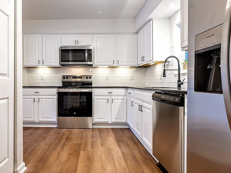 553 Winding Creek Rd #A — Photo 9