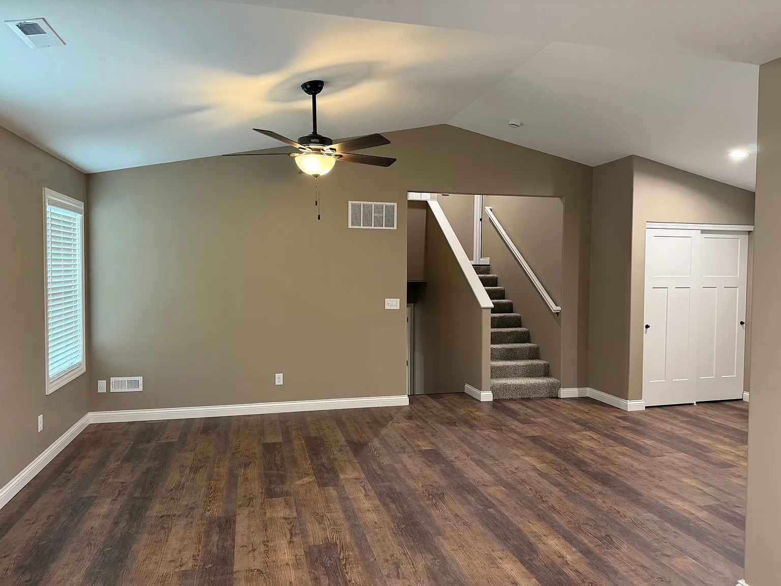 4 bed, 1600 sqft, $2,200 — Photo 2