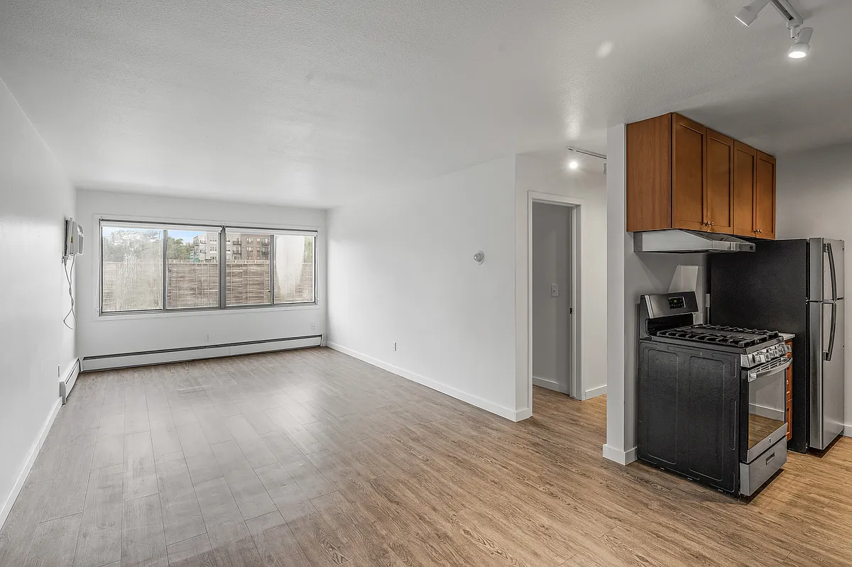 Building Photo - 8302 Fremont Ave S #1