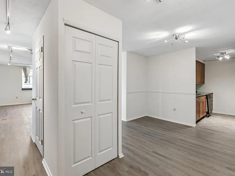 1420 Locust St #23E — Photo 5