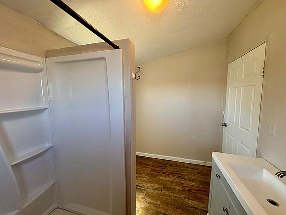 5th image of 209 Philippine St