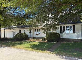 969 Duewer Rd, Waverly, IL 62692