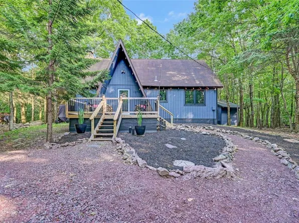 33 Wood St, Lake Harmony, PA 18624