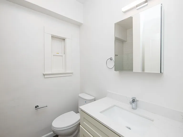 650 Ellis — Photo 11