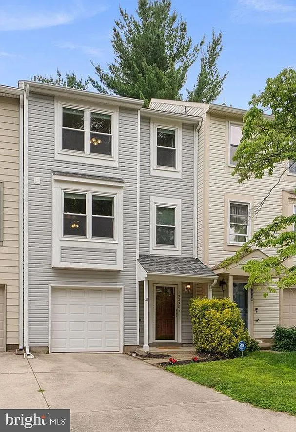 4 bed, 4.0 bath, 1624 sqft, $2,800 — Photo 1