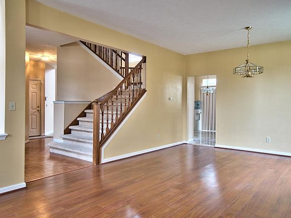 5th image of 7039 Thousand Oaks Ln
