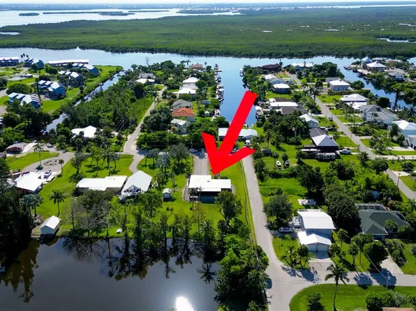 5388 Marina Dr, Bokeelia, FL 33922