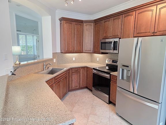 4th image of 4492 Golf Club Ln