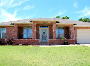 1511 Southern Hills Dr, Ardmore, OK 73401