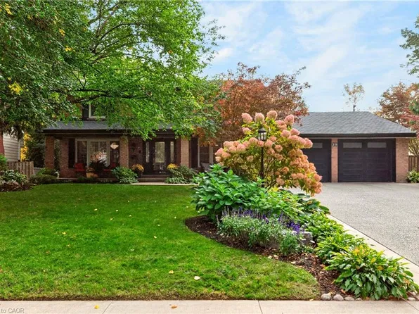 29 Woodside Dr, Hamilton, ON L8T 1C4