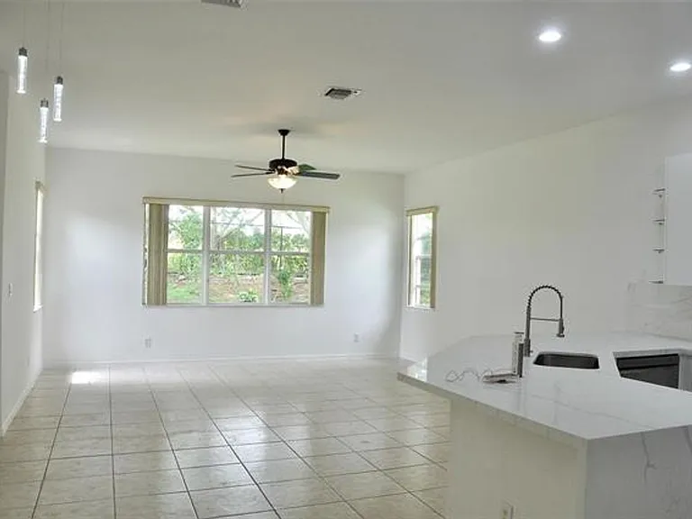 19496 S Whitewater Ave — Photo 7
