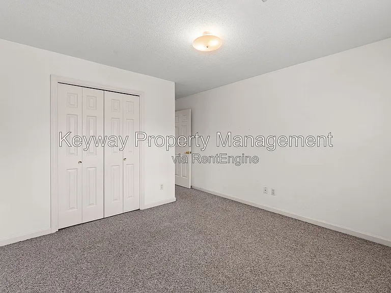 344 Folkstone Cir — Photo 21