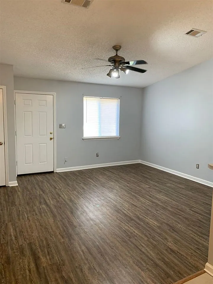 1 bed, 1.0 bath, 640 sqft, $950 — Photo 4