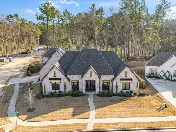 2220 Cherryhill Cir, Tyler, TX 75703