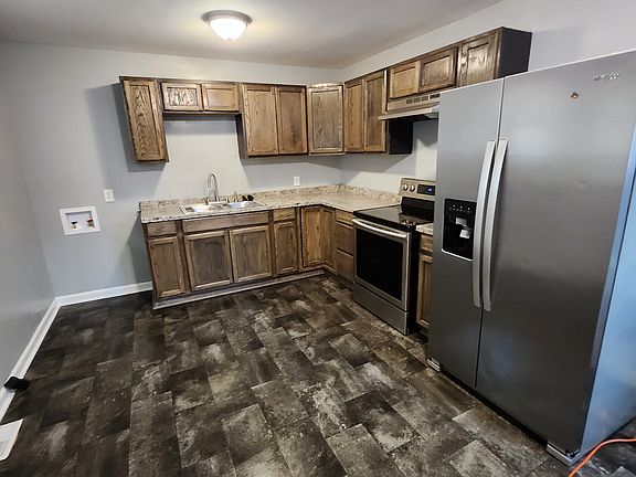 5th image of 617 McLean St