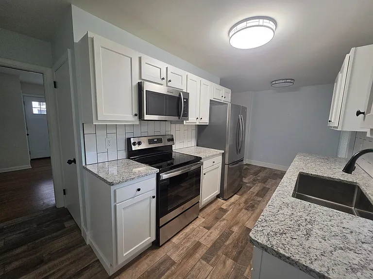 436 Fairchild Ave — Photo 2