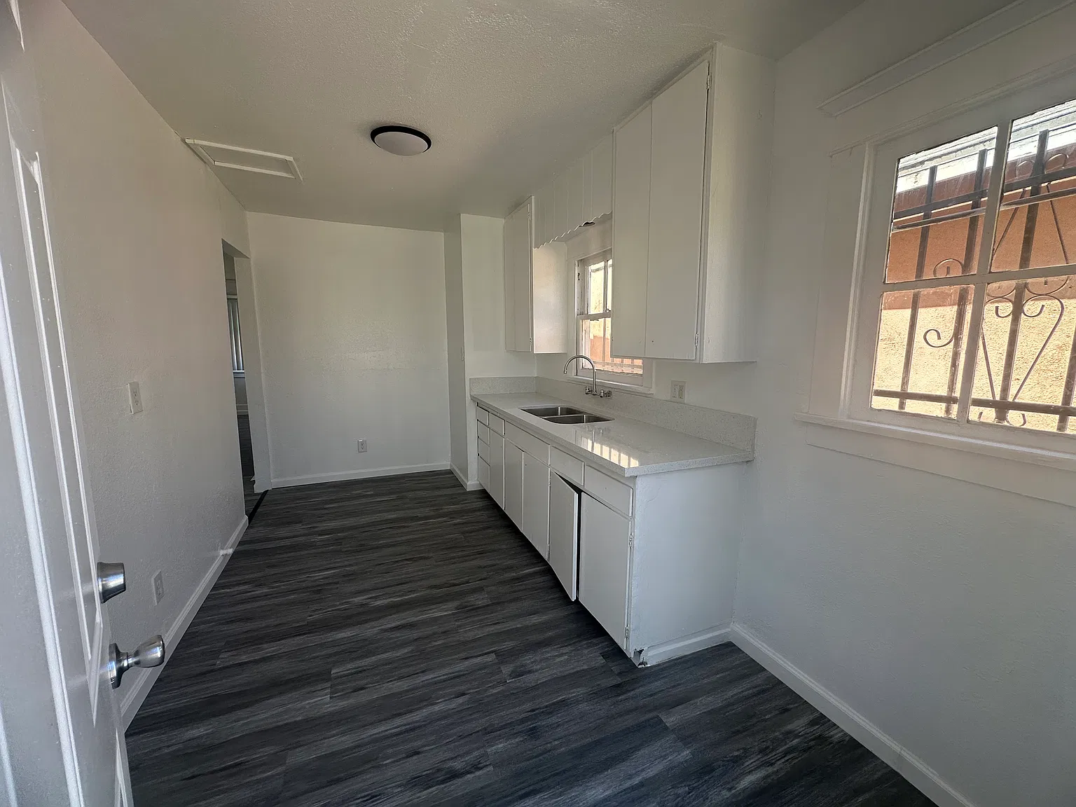 1 bed, 595 sqft, $2,200 — Photo 3
