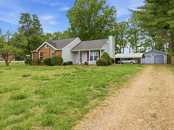 3rd image of 105 Benefield Dr
