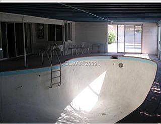 2nd image of 2208 Bonnie Brae Ave