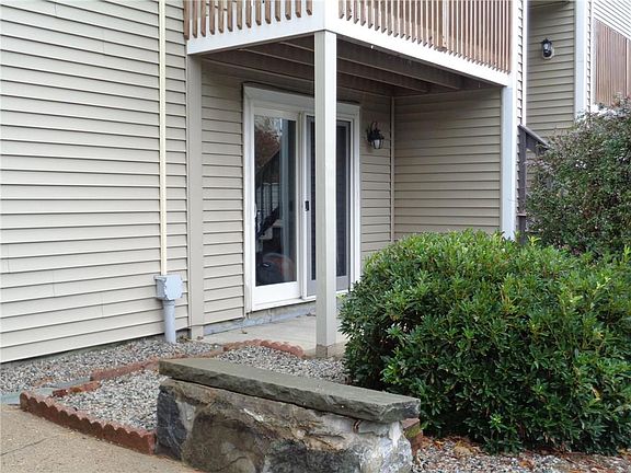 3rd image of 130 Fordson Ave APT 1