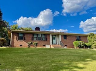 302 Lakewood Dr, Lexington, NC 27292