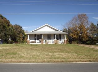 2486 Clodfelter Rd, Winston Salem, NC 27107