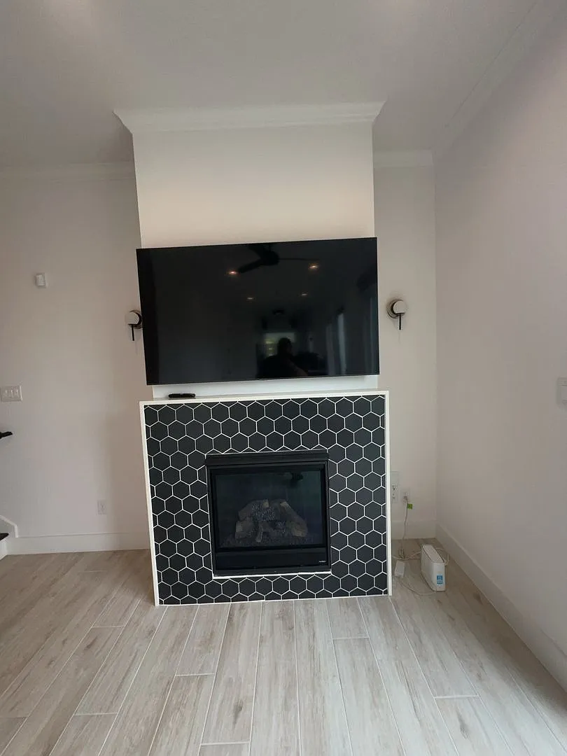 1423 Holly St **Ask About Our No Cash Deposit Option — Photo 4