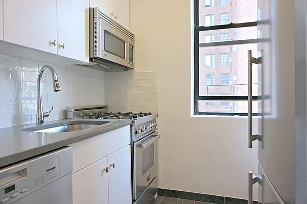 Rented by Metropolitan Equities | media 15