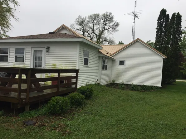 212 E Seymour St, Sciota, IL 61475