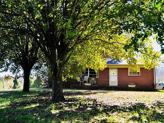 2nd image of 4016 Yount Pl