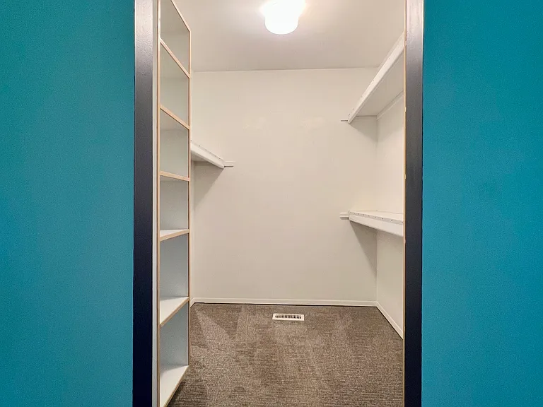 5900 Sylvan Rd — Photo 18