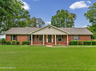 215 Terry Ave, Crenshaw, MS 38621