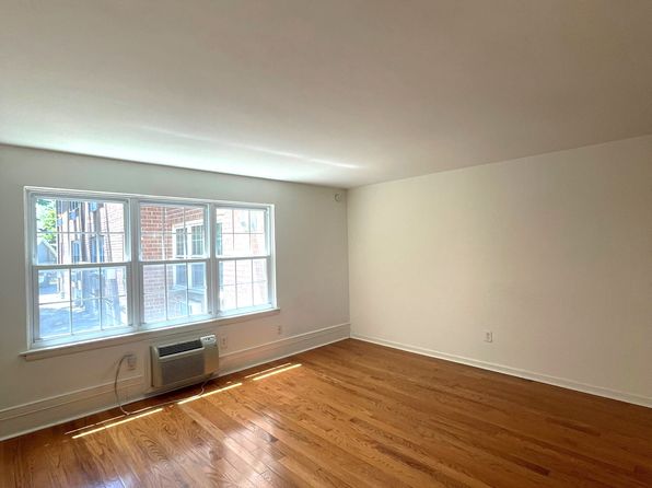 Hamlet, 244 E Montgomery Ave UNIT A4, Ardmore, PA 19003