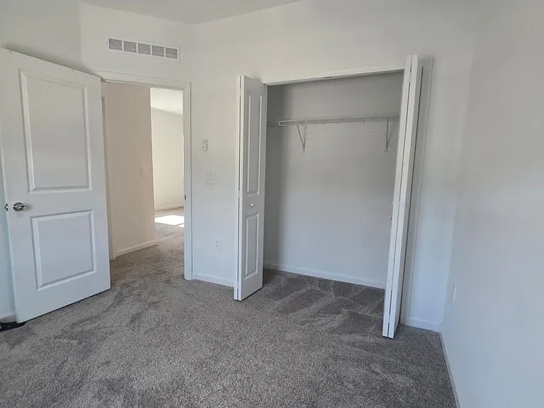 3330 Laurent Loop — Photo 5