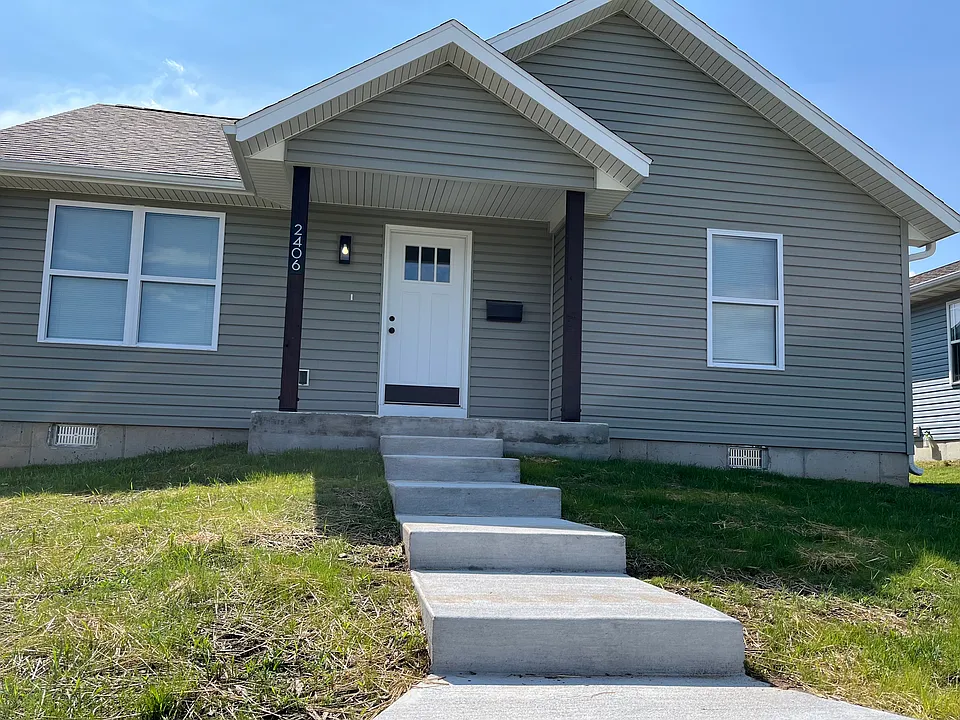 2406 Murphy Ave