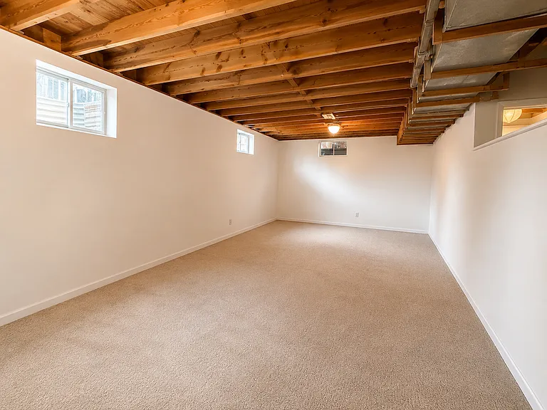 6900 Ruth Way — Photo 8
