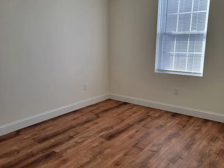 255 Ohio Ave #2 — Photo 10