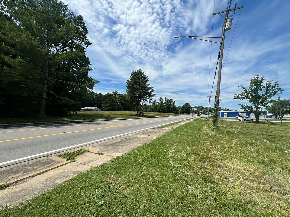 2nd image of 2848 S Highway 127
