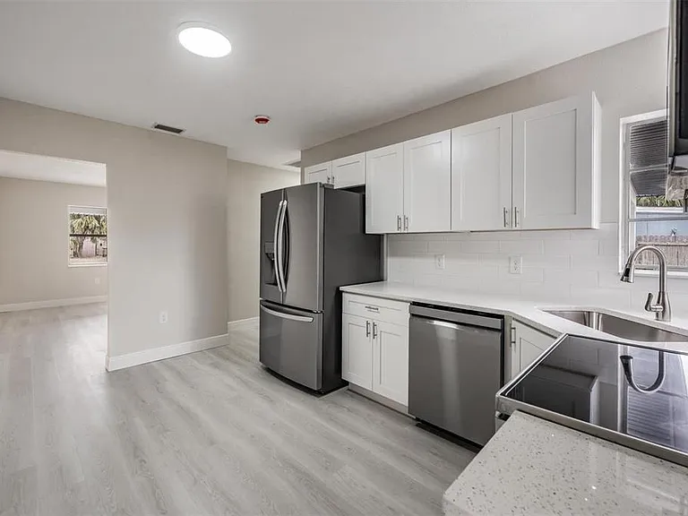 14040 Miramar Ave — Photo 15