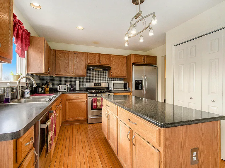 7848 Trotters Park St — Photo 10
