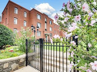 8 Ashland St APT 3L, Worcester, MA 01609