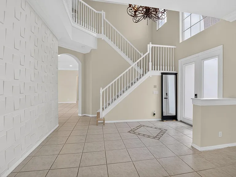 22194 Braddock Pl — Photo 9