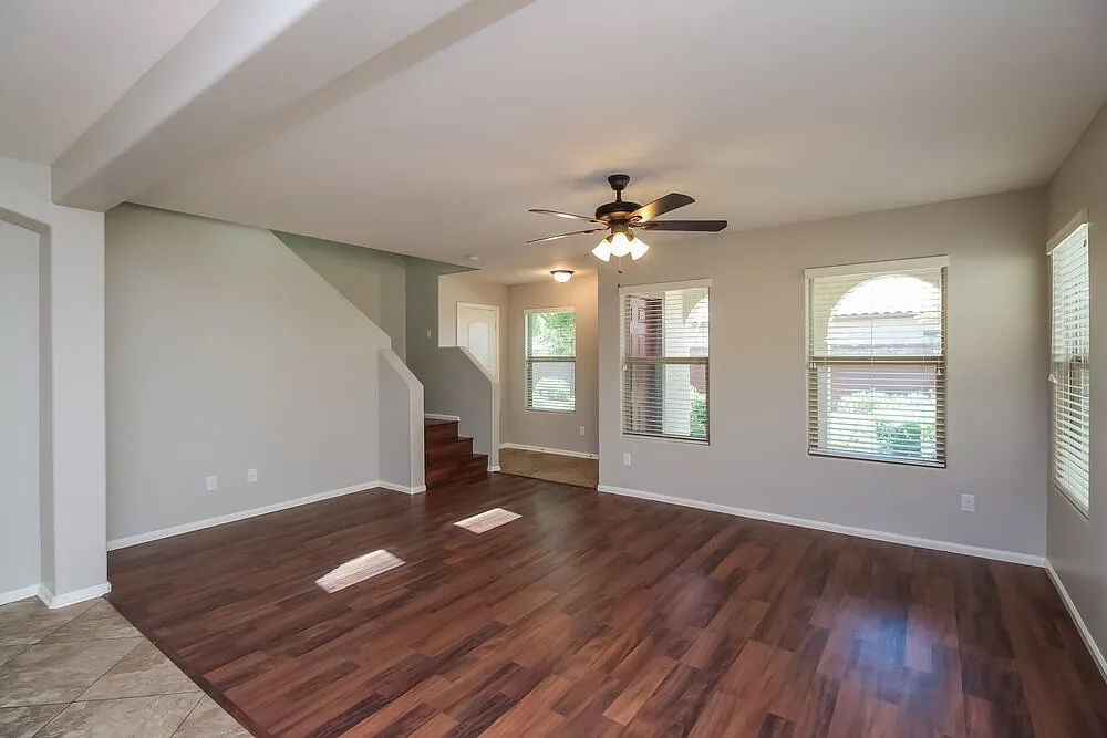 3 bed, 2.5 bath, 1661 sqft, $2,425 — Photo 2