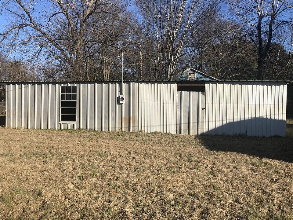 2nd image of 111 Mill St