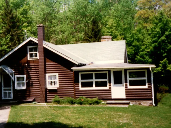 51 Schuyler Rd, Keeseville, NY 12944