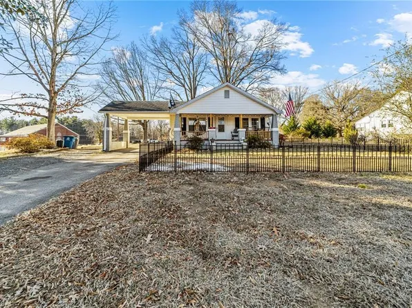 2508 S Scales St, Reidsville, NC 27320