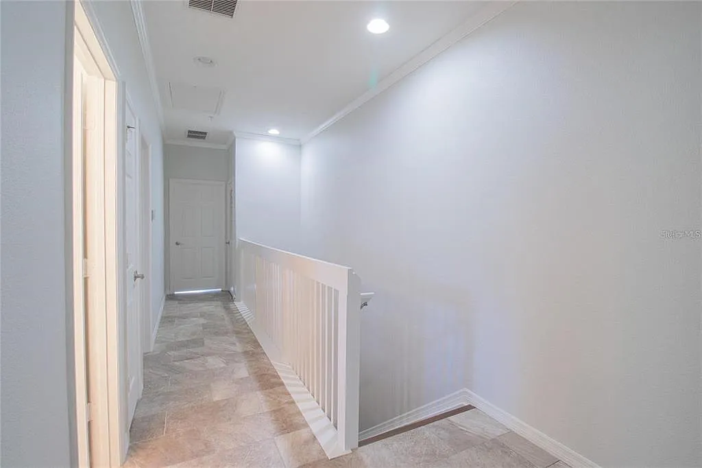 3 bed, 2.5 bath, 1277 sqft, $2,150 — Photo 4