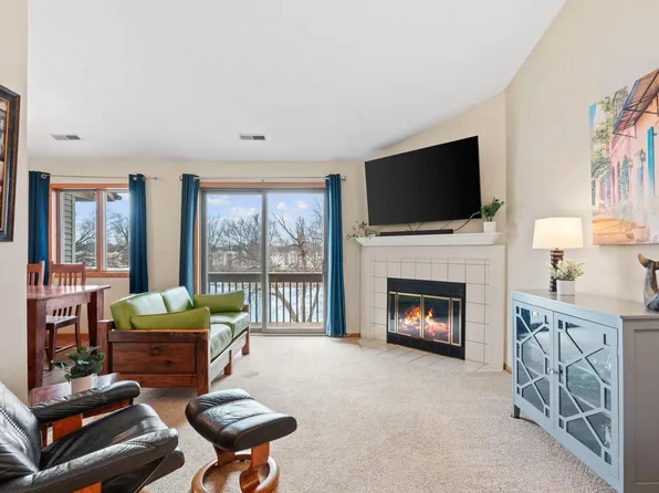 2644 Lake Court Dr #31, Mounds View, MN 55112