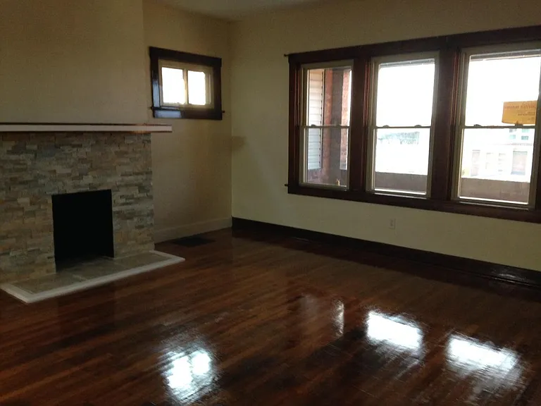 1731 Broadway Ave — Photo 1