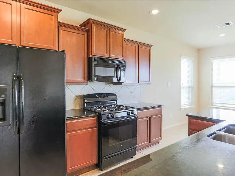 3443 Arrowhead Bay Ln — Photo 5